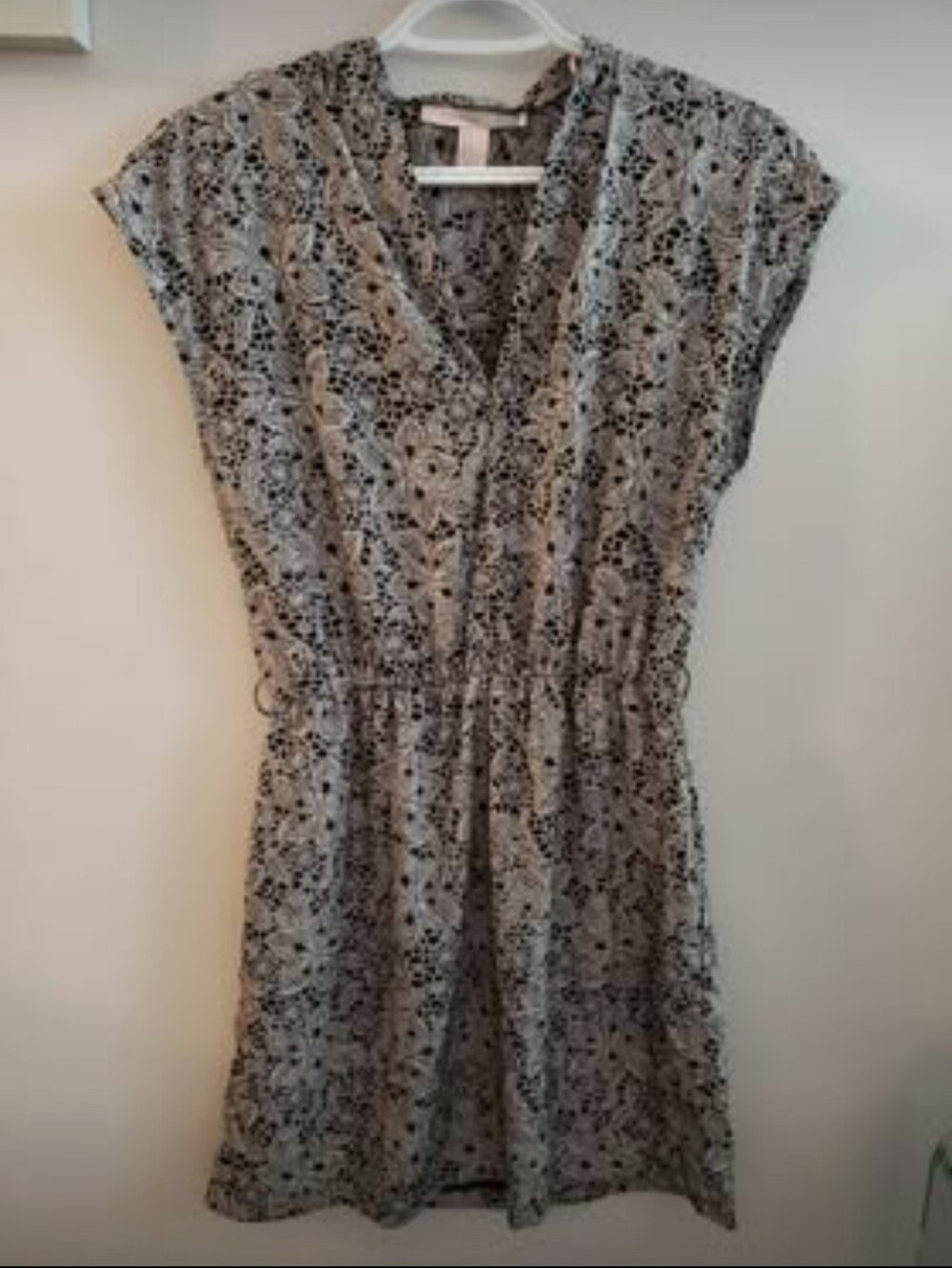 Forever 21 Gray Floral Lace-Effect V-Neck Dress
